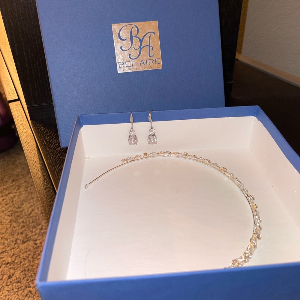 Bel Aire Bridal silver and rhinestone headband for wedding - Picture 6 of 7